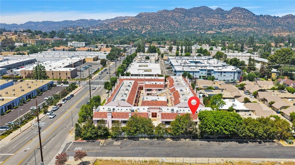 Image 47 of property listing at 9906 Owensmouth, Chatsworth, CA 91311