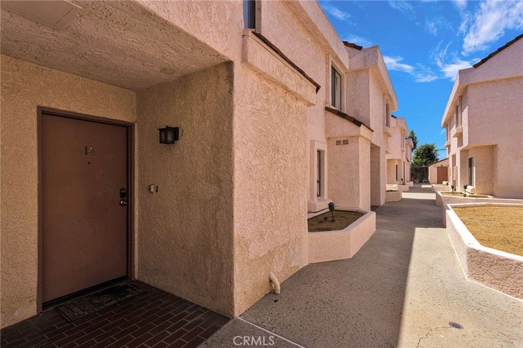 Image 51 of property listing at 9906 Owensmouth, Chatsworth, CA 91311