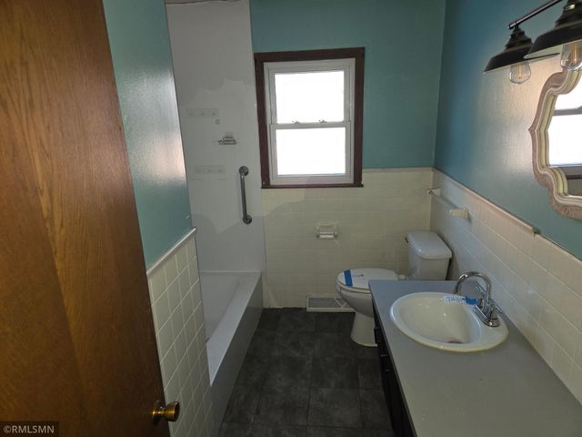 200 4th Avenue SW, New Prague, MN 56071