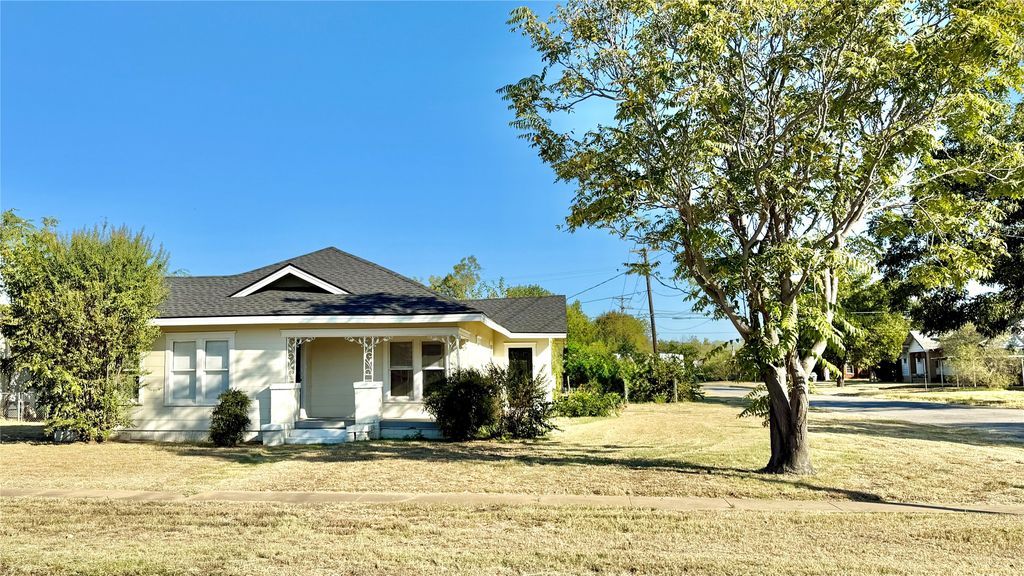 1123 3rd Street, Graham, TX 76450