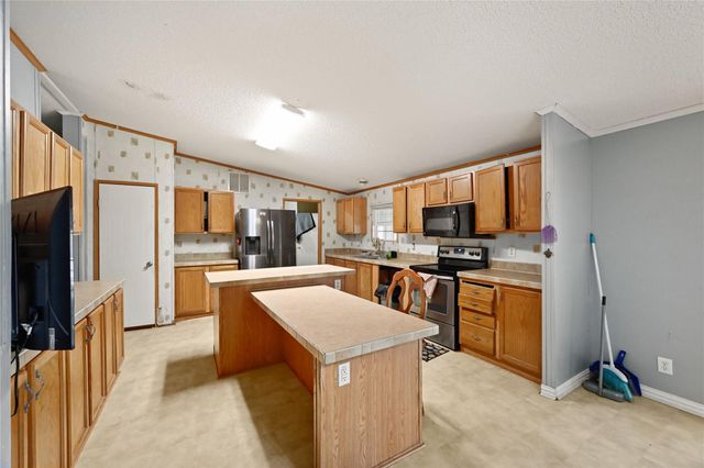 74 County Road 4400, Dayton, TX 77535