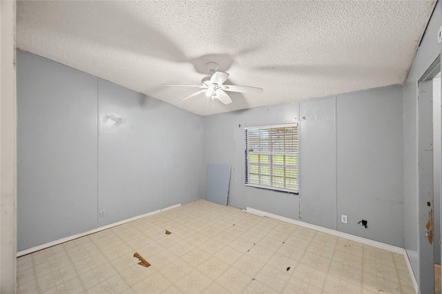 74 County Road 4400, Dayton, TX 77535