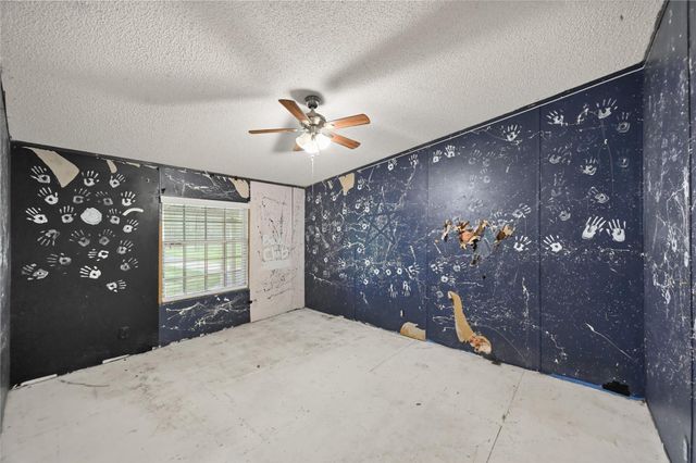 74 County Road 4400, Dayton, TX 77535