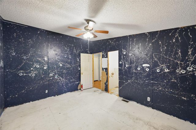 74 County Road 4400, Dayton, TX 77535