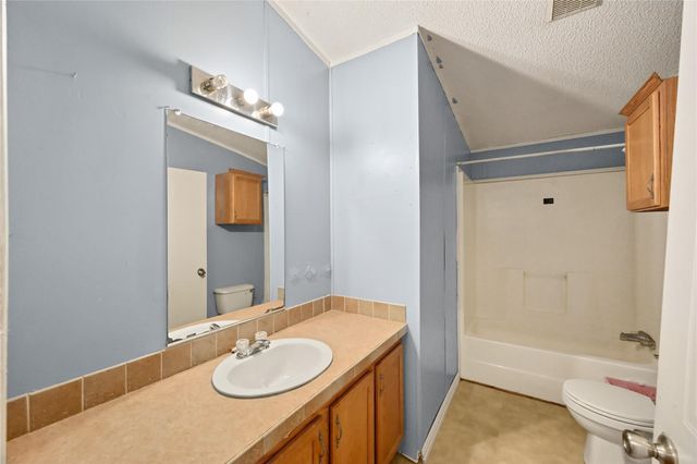 74 County Road 4400, Dayton, TX 77535