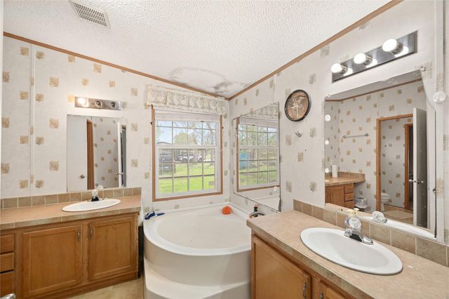 74 County Road 4400, Dayton, TX 77535