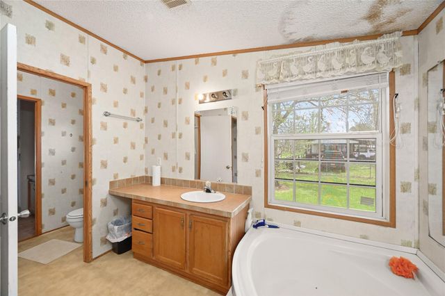 74 County Road 4400, Dayton, TX 77535