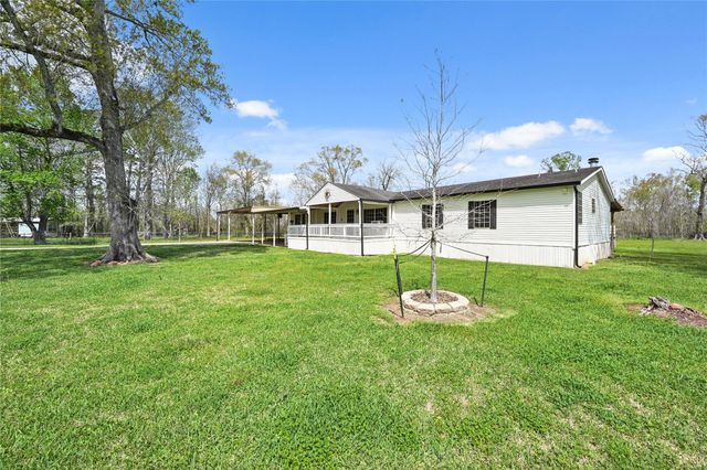 74 County Road 4400, Dayton, TX 77535