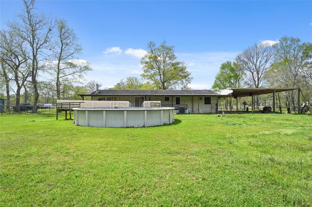 74 County Road 4400, Dayton, TX 77535