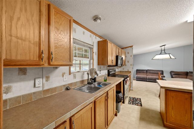 74 County Road 4400, Dayton, TX 77535