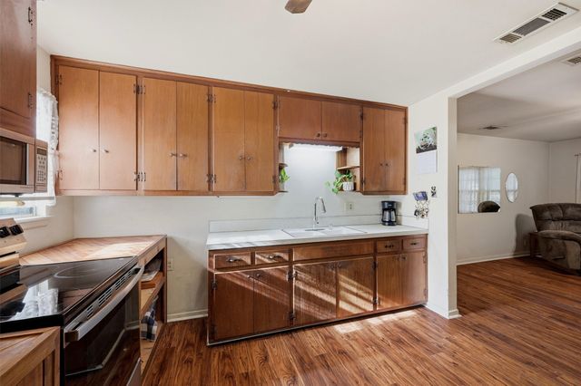 2050 Avon Drive, Denison, TX 75020
