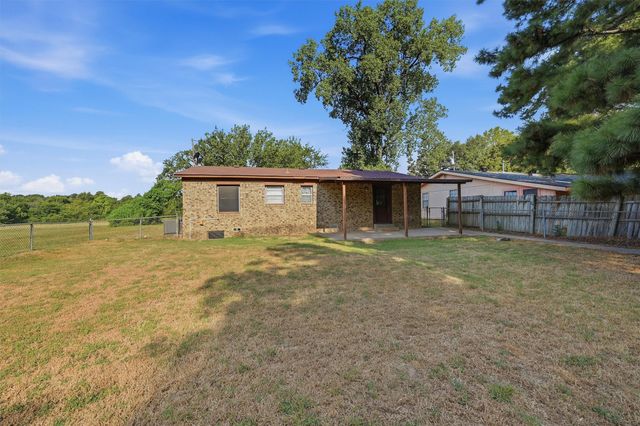 2050 Avon Drive, Denison, TX 75020