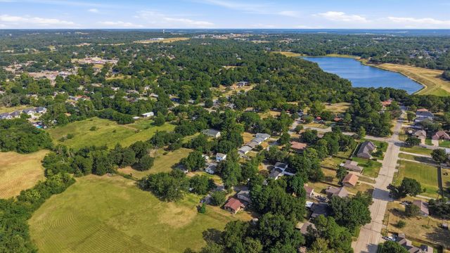 2050 Avon Drive, Denison, TX 75020