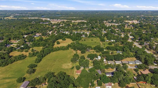 2050 Avon Drive, Denison, TX 75020