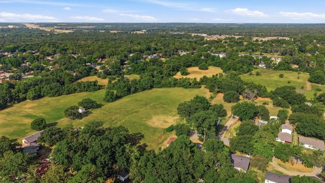 2050 Avon Drive, Denison, TX 75020