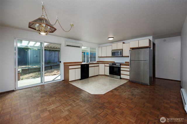 8306 54th Court W, University Place, WA 98467