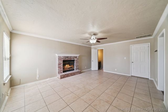 1702 W 110th Place, Jenks, OK 74037