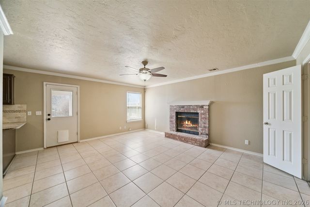 1702 W 110th Place, Jenks, OK 74037