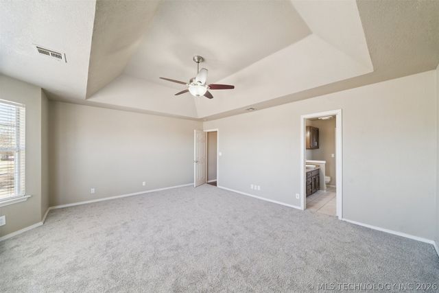 1702 W 110th Place, Jenks, OK 74037