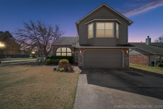 1702 W 110th Place, Jenks, OK 74037