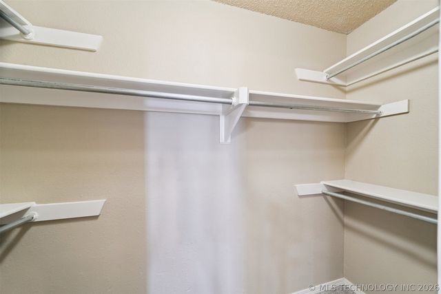 1702 W 110th Place, Jenks, OK 74037