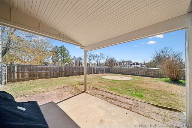 1702 W 110th Place, Jenks, OK 74037