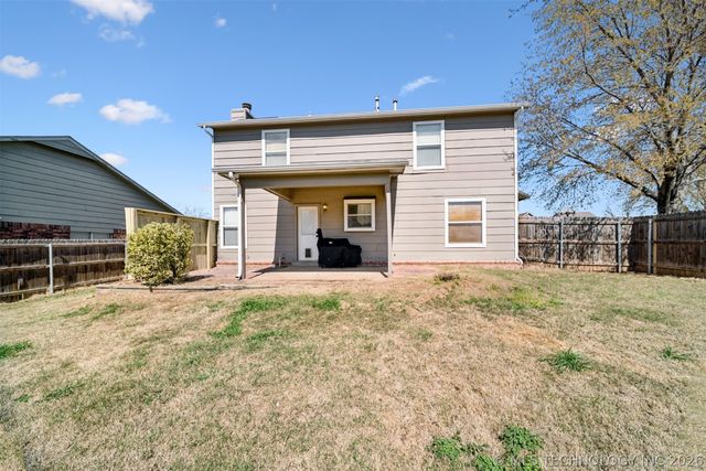 1702 W 110th Place, Jenks, OK 74037