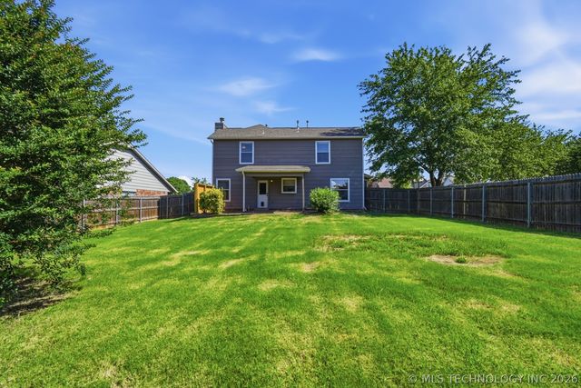 1702 W 110th Place S, Jenks, OK 74037
