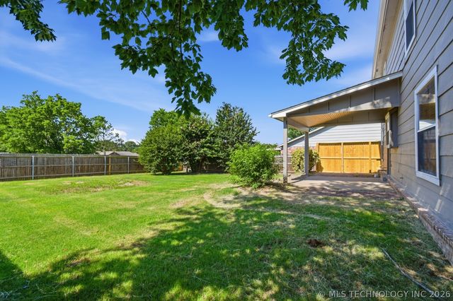 1702 W 110th Place S, Jenks, OK 74037