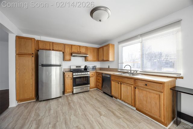 4348 Martin Road, Warren, MI 48092