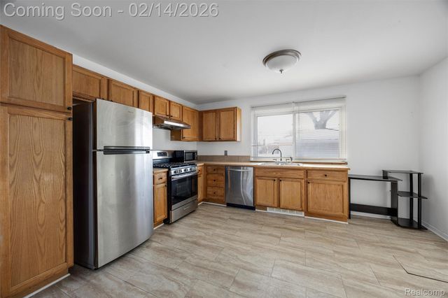 4348 Martin Road, Warren, MI 48092