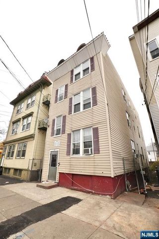 20 Stuyvesant Avenue, Newark, NJ 07106