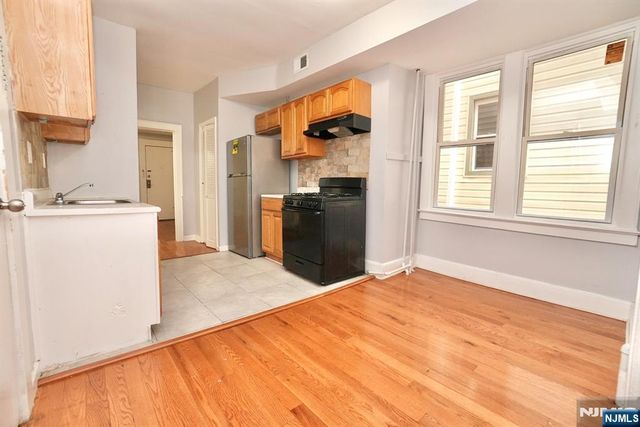 20 Stuyvesant Avenue, Newark, NJ 07106