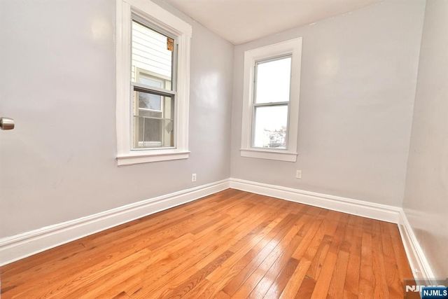 20 Stuyvesant Avenue, Newark, NJ 07106