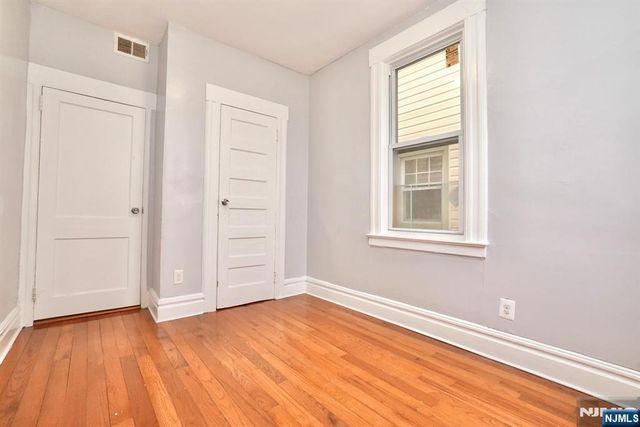 20 Stuyvesant Avenue, Newark, NJ 07106