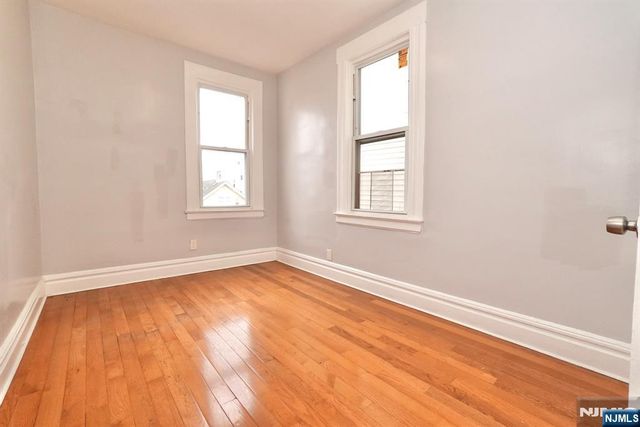 20 Stuyvesant Avenue, Newark, NJ 07106