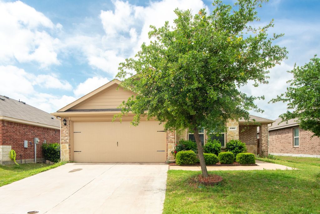 2307 Pontotoc Drive, Forney, TX 75126