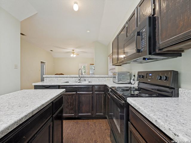 7930 VIKING TRL, San Antonio, TX 78250