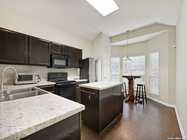 7930 VIKING TRL, San Antonio, TX 78250