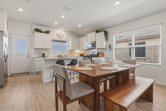 185 Sormonne LOOP, Kyle, TX 78640