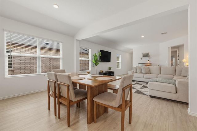 185 Sormonne LOOP, Kyle, TX 78640