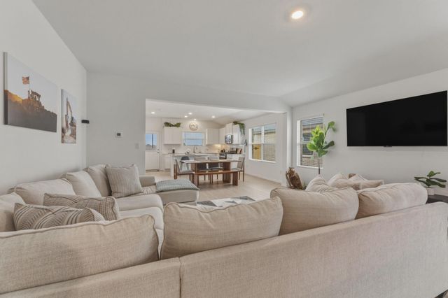 185 Sormonne LOOP, Kyle, TX 78640