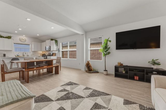 185 Sormonne LOOP, Kyle, TX 78640