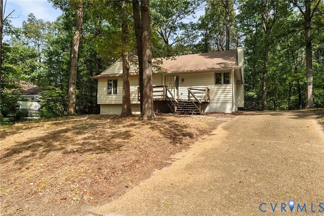 6090 Campaign Trl, Mechanicsville, VA 23111