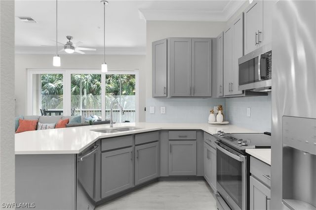 238 Indies DR E 202, Naples, FL 34114