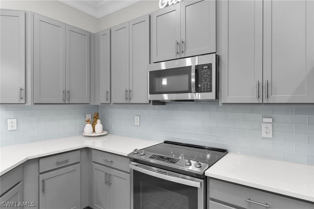 238 Indies DR E 202, Naples, FL 34114