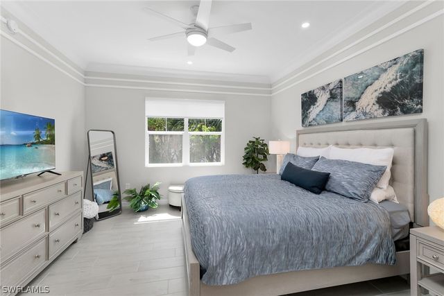 238 Indies DR E 202, Naples, FL 34114