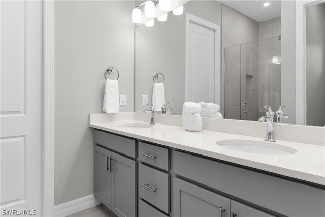 238 Indies DR E 202, Naples, FL 34114