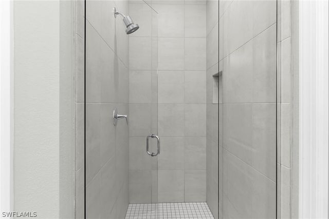 238 Indies DR E 202, Naples, FL 34114