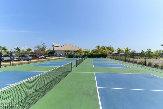 238 Indies DR E 202, Naples, FL 34114